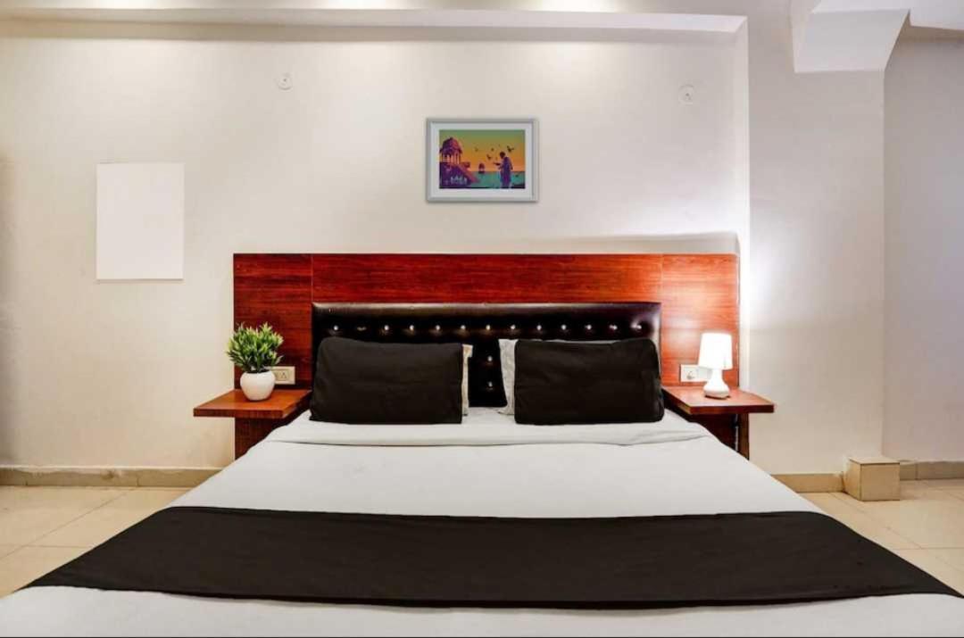 Hotel O Anshu B&B Nowe Delhi Zewnętrze zdjęcie