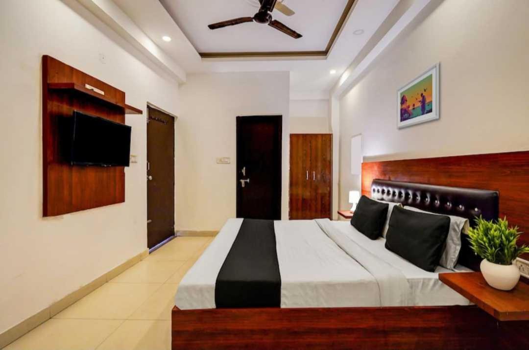 Hotel O Anshu B&B Nowe Delhi Zewnętrze zdjęcie